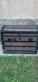 Baule antico vintage in legno e metallo originale 