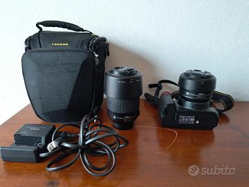 Nikon D3000 + 35mm 1.8G + 55-200mm + accessori

De