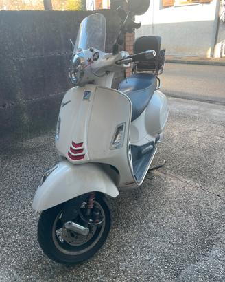 Vespa 300 Gts HPE