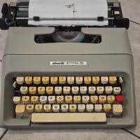 macchina da srivere okivetti