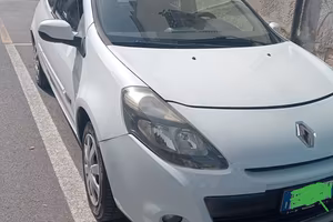 Renault Clio 3 serie 2500€