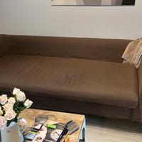 portati via il  divano e tavolo