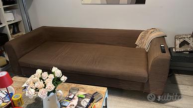 portati via il  divano e tavolo