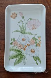 piattino decorato a mano in porcellana bianca