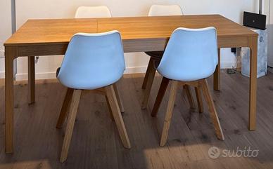 Tavolo in legno impiallacciato (le sedie NO)