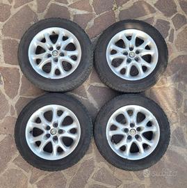 Cerchi con gomme invernali Alfa Romeo 147 