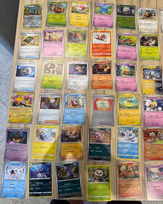 Carte Pokemon e cofanetti in alluminio