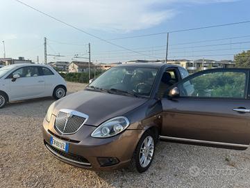 Lancia Ypsilon 1.3 MJT 3.000€ incluso Passaggio