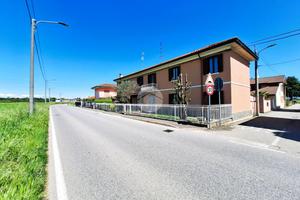 CASA SEMINDIPENDENTE A BERNATE TICINO