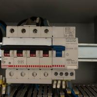 Materiale elettrico cone da foto