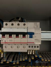 Materiale elettrico cone da foto