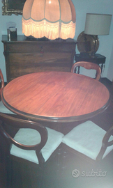 Tavolo e 4 sedie