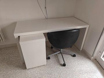 Scrivania Malm Ikea bianca
