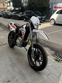Motard Rieju MRT 125