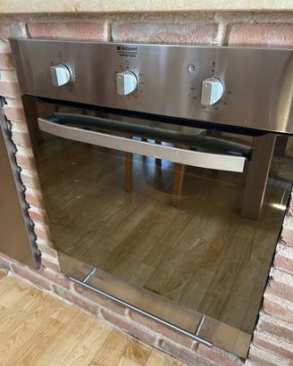 Ariston Forno Ventilato Hot Point