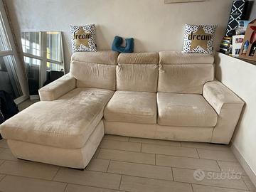 Divano in alcantara  colore beige