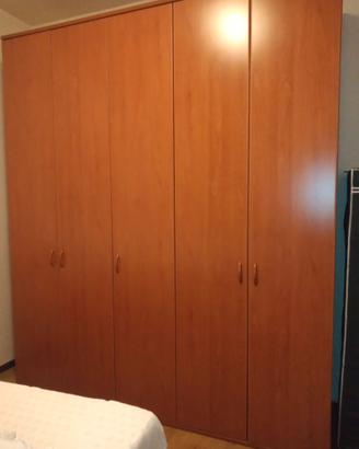 Armadio 5 ante con cassettiera e comodini