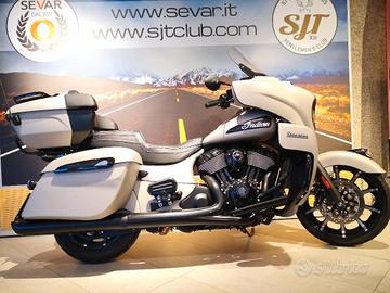 Indian Roadmaster Dark Horse Silver Quartz Smoke