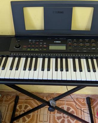 YAMAHA TASTIERA ELETTRONICA 61 TASTI