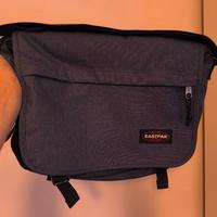 Borsa a tracolla portacomputer Eastpak