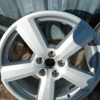 CERCHI IN LEGA 18 POLLICI ATTACCO GRUPPO AUDI VW 