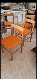 tavolo con 4 sedie in legno