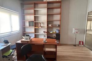 Capannone con uffici e ampio parcheggio
