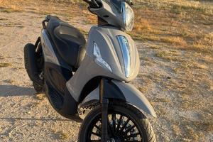 Beverly 300