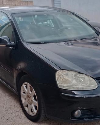 Volkswagen Golf V 5 serie 140cv 2.0  auto macchina