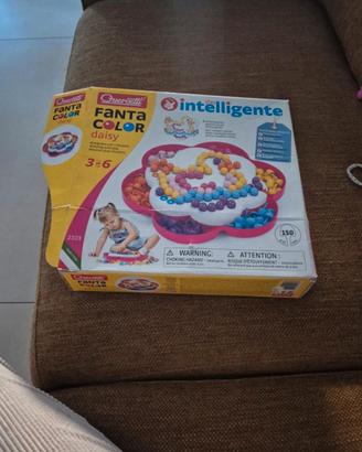 Gioco chiodini colorati