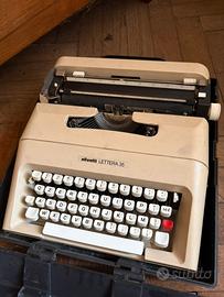 Macchina da scrivere Olivetti 35