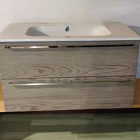 Lavandino con cassettiera, specchio e mobiletto