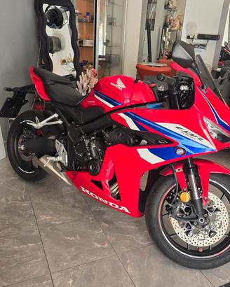 CBR650R 2024 A2 – SOLO 938 km – Full Optional!!
