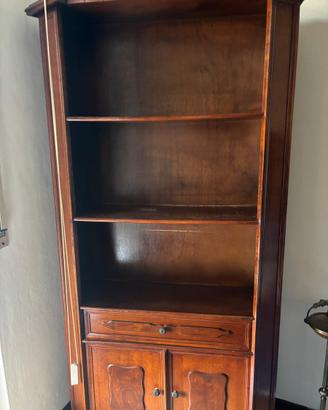 Libreria/scaffale e grande credenza com vetrina