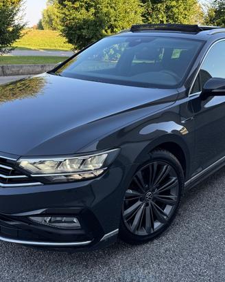 Volkswagen Passat Variant 2.0 TDI R Line Tetto pan
