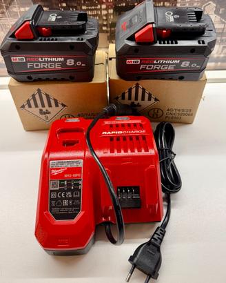 MILWAUKEE - KIT 2 BATT.  M18FORGE DA 8AH + CARIC.