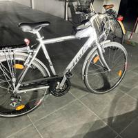 Bici  passeggio Atala discovery s 21 ultraleggera