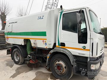 Spazzatrice Stradale Schörling su Iveco