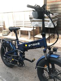 Bici nuova completa di accessori cammina da sola