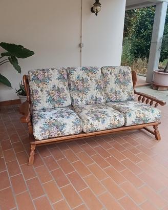 Divano vintage country a fiori in legno 