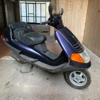 Moto Piaggio modello Hexagon