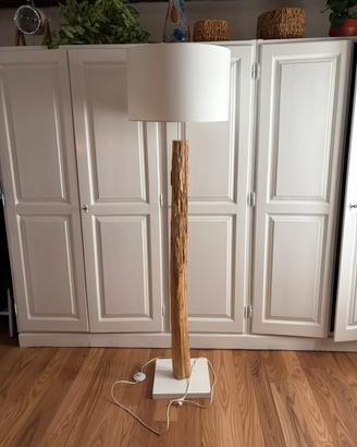 Lampada da terra in legno