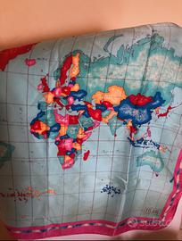 Foulard in seta Alviero Martini Prima Classe