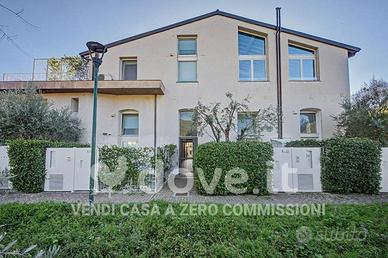 Loft / Open Space di 115 m² con 2 locali a Prato
