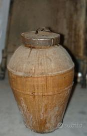 Anfora per olio antica in terracotta