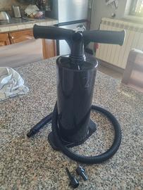 Pompa per gonfiaggio e materasso 1/2