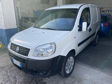 Fiat Doblo 1.9 JTD 105 cv con gancio traino