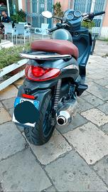   scooter Piaggio Beverly 500