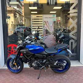 Yamaha MT-07, veicolo demo, Porta targa sportivo, 