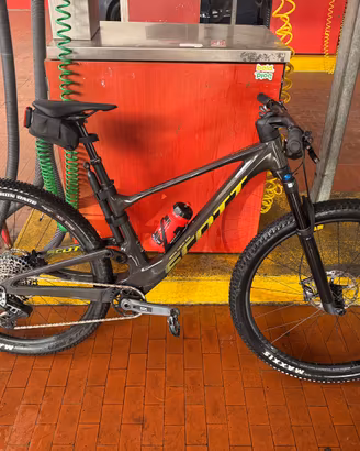 SCOTT SPARK RC TEAM ISSUE FULL CARBON